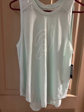 Peloton Blue Grass Scoop Tank Logo Tank Top sz M NWT
